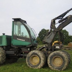 foto 18t JohnDeere 1270D 6W harvestor GO motoru (+motor rameno kabina pásy PC)