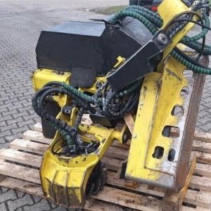 foto JD H415 hlava harvestor JohnDeere